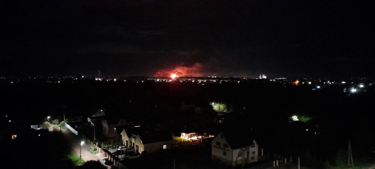 В Пскове атакован аэропорт, слышны сильные взрывы