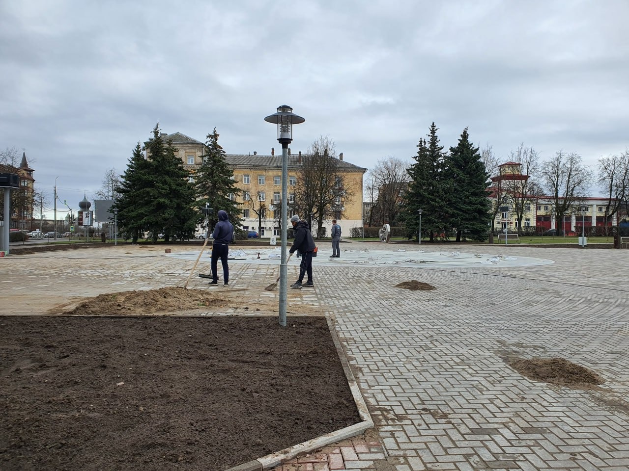 Официально мультимедийный пешеходный фонтан на Четырёх углах в Пскове  откроют 27 июля