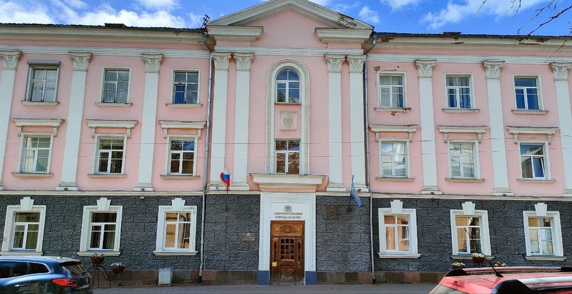 Чиновники Пскова выделили 10 млн рублей на уборку снега в 2025/2026 годах