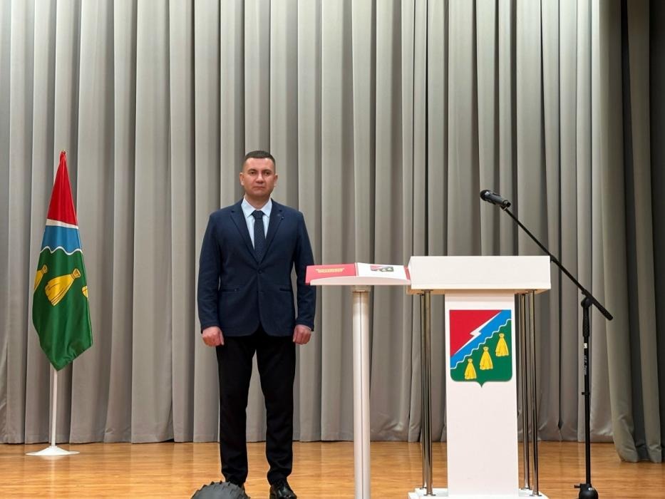 Новым главой Дедовичского района стал порхович Руслан Ахтямов